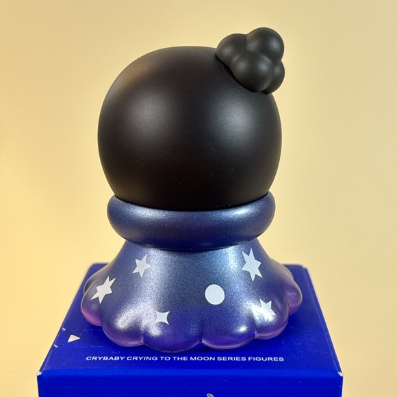 Crybaby Crying to the Moon • Half Moon • POPMART - Picture 4 of 10